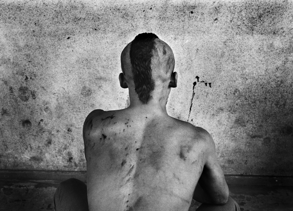 Japan, Hiroshima, 1963Shinohara - the boxing painter.Japon, Hiroshima, 1963Shinohara - le peintre boxeur.Christer Stromholm Estate / Agence VU
