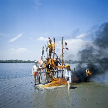 1978Summer CampThe island on fire.1978Les grandes vacancesL'Óle en feu.Bernard Faucon / Agence VU