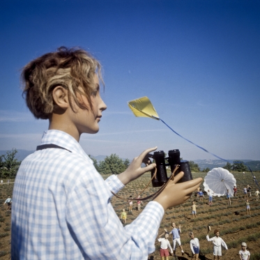 1978
Summer Camp
The binoculars.

1978
Les grandes vacances
Les jumelles.

Bernard Faucon / Agence VU