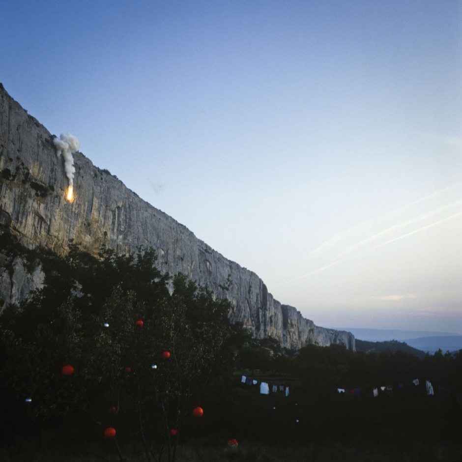 France, 1981/1984"Evolution probable du temps" (The probable evolution of time), The cliffFrance, 1981/1984"Evolution probable du temps", La falaise  Bernard Faucon / Agence VU