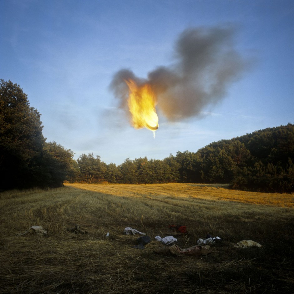 France, 1981/1984"Evolution probable du temps" (The probable evolution of time), The fire ballFrance, 1981/1984"Evolution probable du temps", La boule de feu  Bernard Faucon / Agence VU