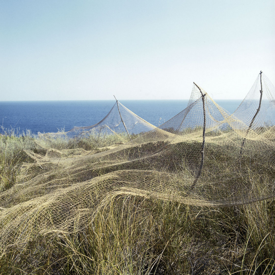 France, 1988The BedroomsSerie "Golden Rooms"The golden netFrance, 1988Les chambresSÈrie "Les chambres d'or"Le filet d'orBernard Faucon / Agence VU