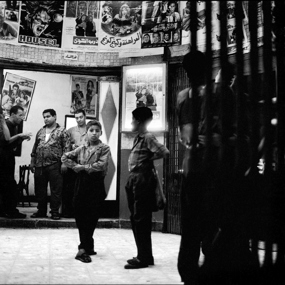 Egypt, Cairo, 1994In front of the movie theatreEgypte, Le Caire, 1994Devant un cinéma  Denis Dailleux / Agence VU