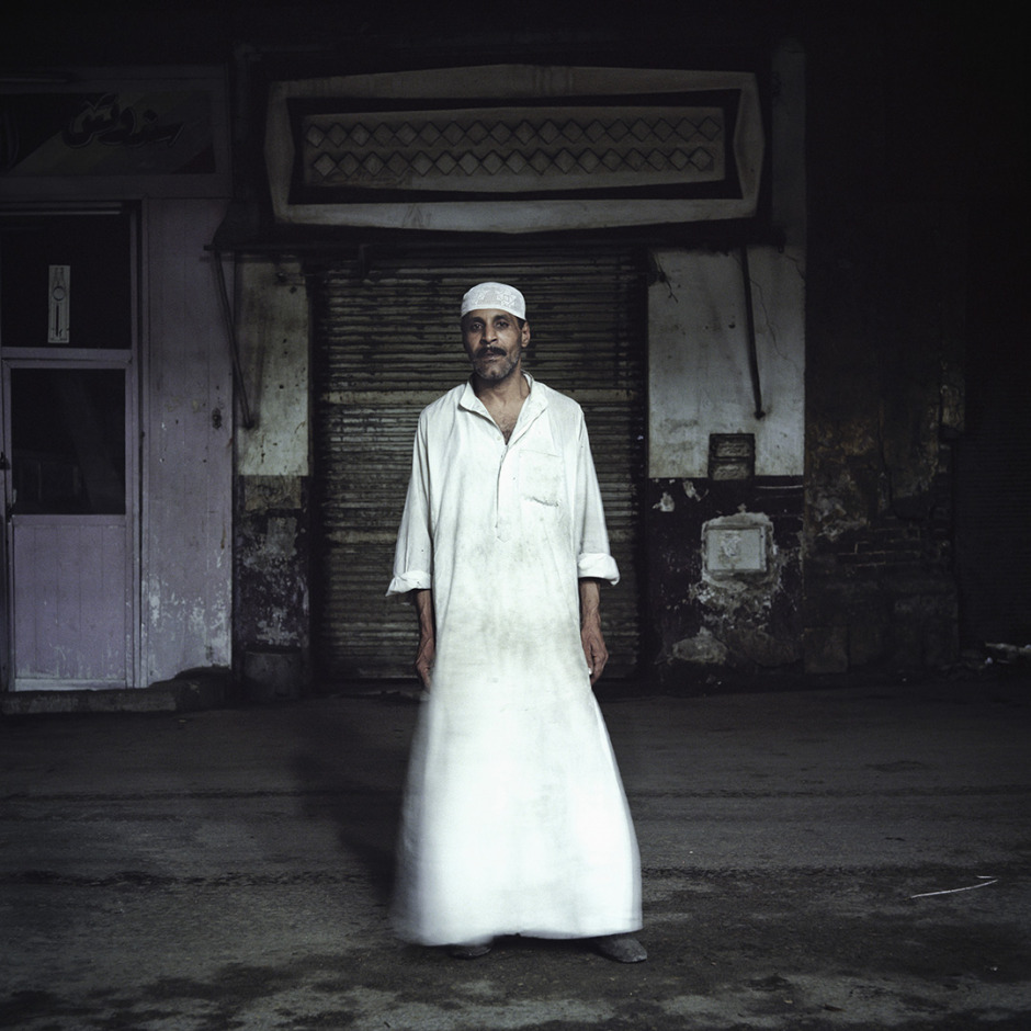 Egypt, Cairo, 2001Ahmed, waiterEgypte, Le Caire, 2001Ahmed, garÁon de cafÈ  Denis Dailleux / Agence VU