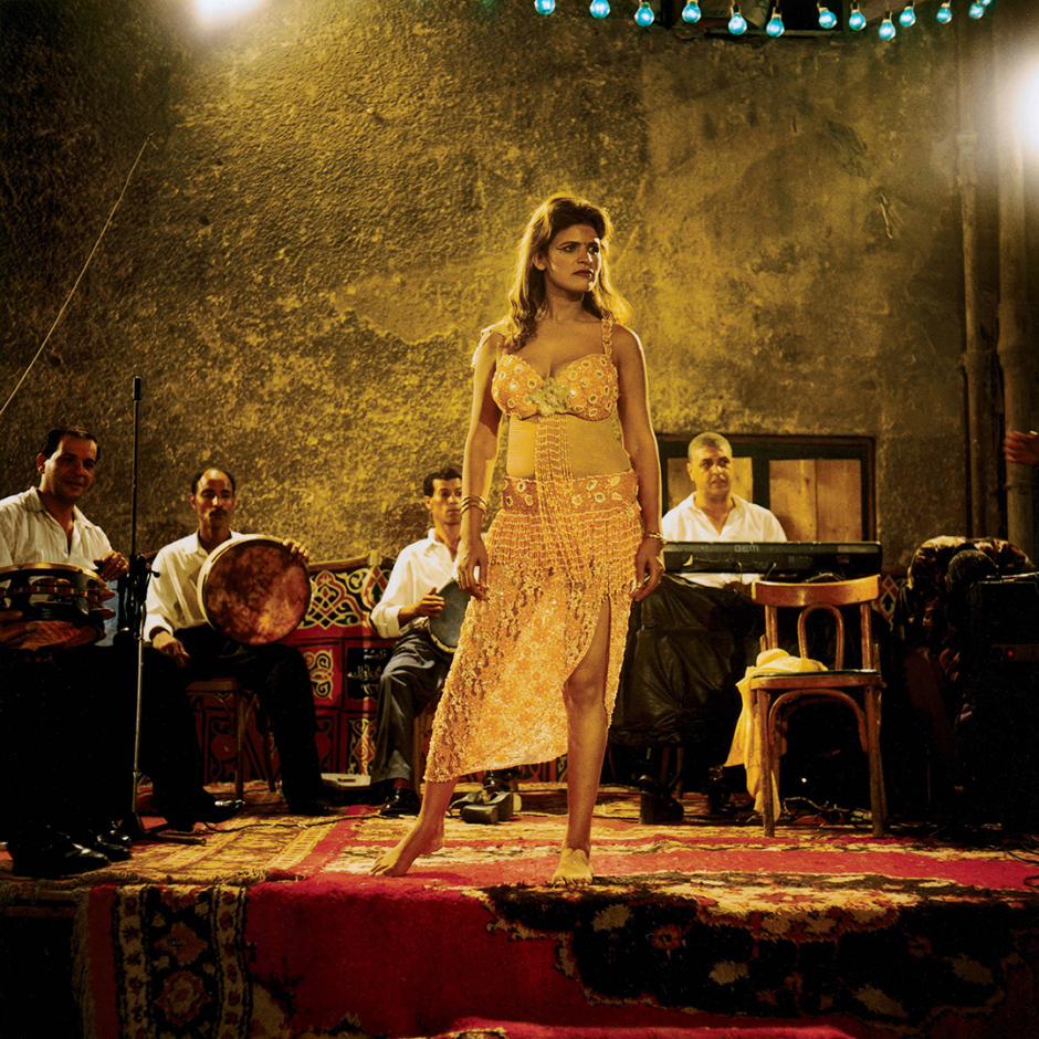 Egypt, Cairo, 2000Dancer during a wedding in the GamaleyyaEgypte, Le Caire, 2000Danseuse lors d'un mariage dans la Gam‚leyya  Denis Dailleux / Agence VU