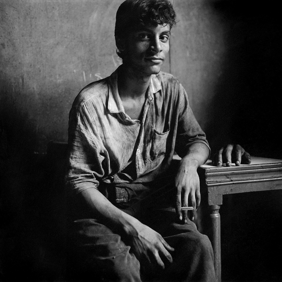 Egypt, Cairo, 1994
The mechanic is having a break

Egypte, Le Caire, 1994
La pause du mÈcano  

Denis Dailleux / Agence VU