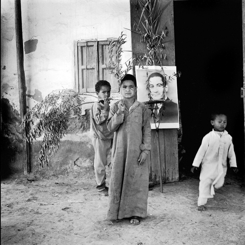 Egypt, Cairo, 1994
Homage to the President Hosni Moubarak

Egypte, Le Caire, 1994
En hommage au PrÈsident Hosni Moubarak  

Denis Dailleux / Agence VU