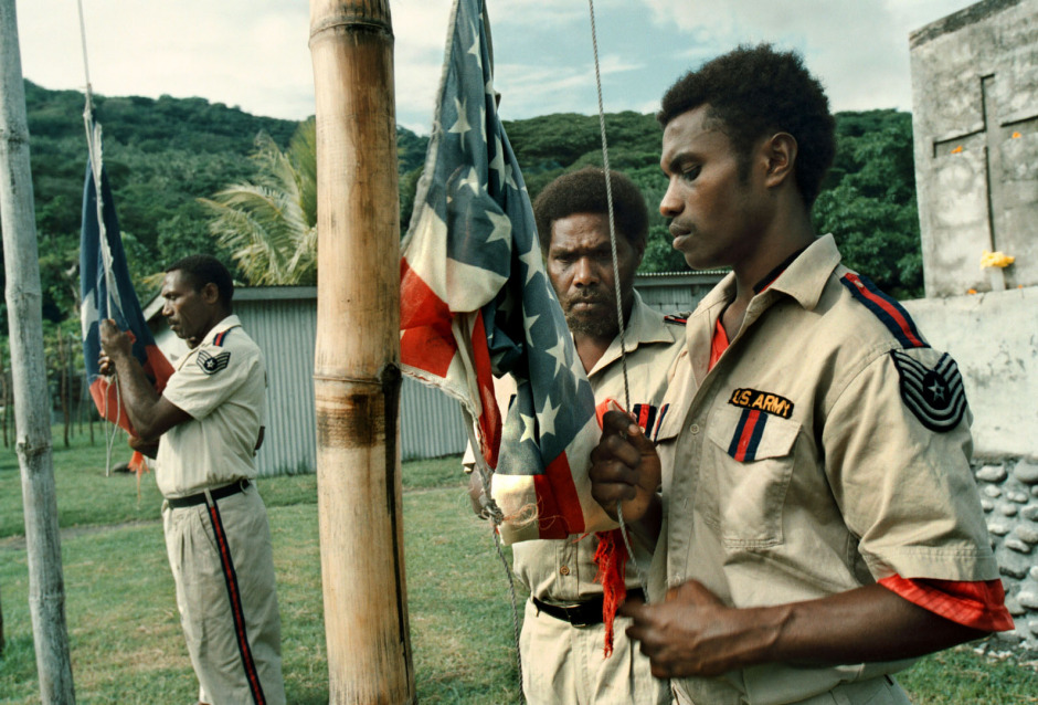 Vanuatu, Tanna Island, 1999On the island of Tanna in Vanuatu a cargo cult still survives worshipping John Frum.On John Frum Day worshipers dress in USA military uniforms,raise the US flag, and parade marching with bamboo rifles.Vanuatu, L'Óle Tanna, 1999Sur l'Óle de Tanna ‡ Vanuatu un cargo de lÈgende existe toujours en mÈmoire ‡ John Frum.Le jour de John Frum, les fidËles s'habillent en tenue militaire de l'armÈe amÈricaine, ils hissent le drapeau, et font des parades avec des carabines en bambou.Steven Siewert / Agence VU