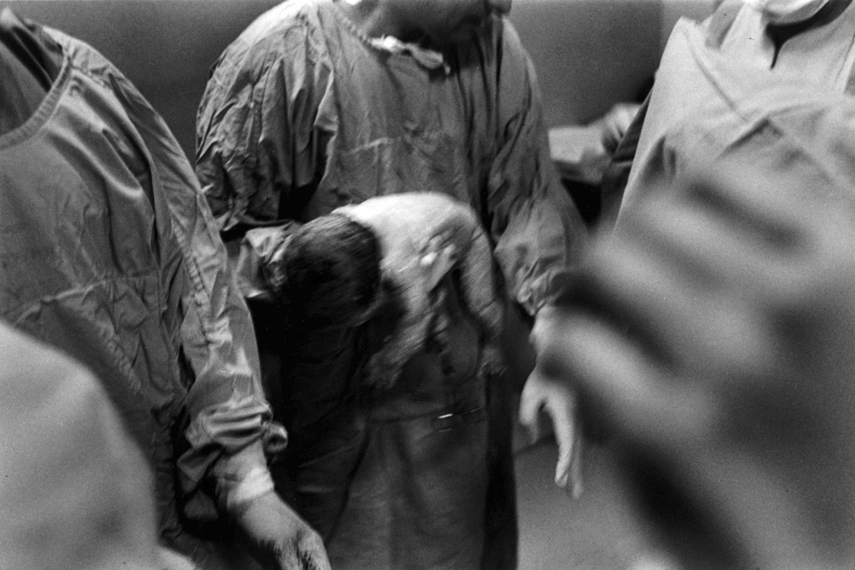 Argentina, 1998"Amours Difficiles" (Hard love stories)Four stories of mothers and daughters. Mora.Argentine, 1998"Amours Difficiles"4 Histoires de mËres et de flles. Mora.© Adriana Lestido / Agence VU