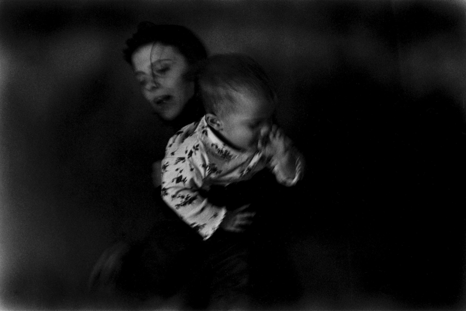 Argentina, 1998"Amours Difficiles" (Hard love stories)Four stories of mothers and daughters. Eugenia and Violeta.Argentine, 1998"Amours Difficiles"4 Histoires de mËres et de flles. Eugenia et Violeta.© Adriana Lestido / Agence VU