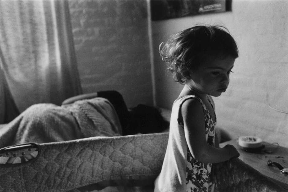 Argentina, 1998"Amours Difficiles" (Hard love stories)Four stories of mothers and daughters. Eugenia and Violeta.Argentine, 1998"Amours Difficiles"4 Histoires de mËres et de flles. Eugenia et Violeta.© Adriana Lestido / Agence VU