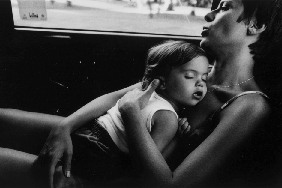 Argentina, 1998"Amours Difficiles" (Hard love stories)Four stories of mothers and daughters. Eugenia and Violeta.Argentine, 1998"Amours Difficiles"4 Histoires de mËres et de flles. Eugenia et Violeta.© Adriana Lestido / Agence VU