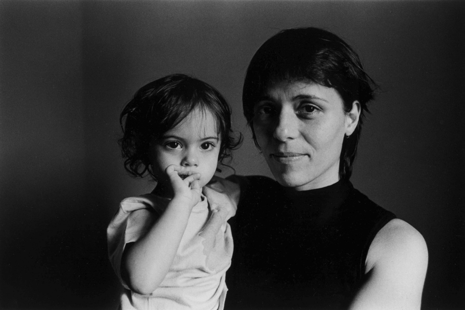 Argentina, 1998"Amours Difficiles" (Hard love stories)Four stories of mothers and daughters. Eugenia and Violeta.Argentine, 1998"Amours Difficiles"4 Histoires de mËres et de flles. Eugenia et Violeta.© Adriana Lestido / Agence VU
