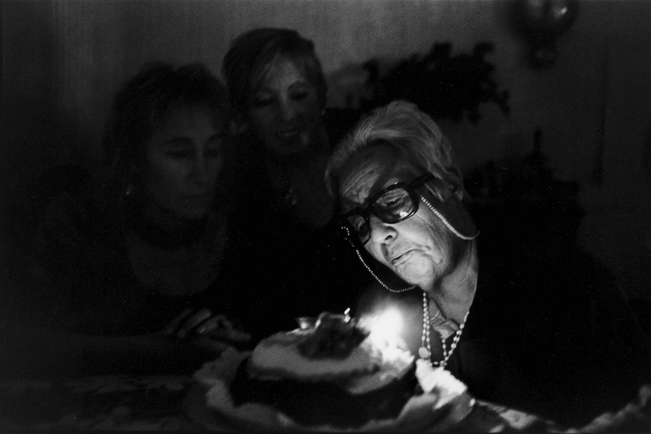 Argentina, 1998"Amours Difficiles" (Hard love stories)Four stories of mothers and daughters. Mary and Estela.Argentine, 1998"Amours Difficiles"4 Histoires de mËres et de flles. Mary et Estela.© Adriana Lestido / Agence VU