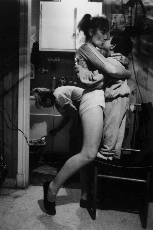 Argentina, 1998"Amours Difficiles" (Hard love stories)Four stories of mothers and daughters. Mary and Estela.Argentine, 1998"Amours Difficiles"4 Histoires de mËres et de flles. Mary et Estela.© Adriana Lestido / Agence VU