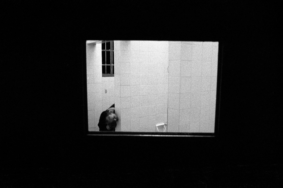 Greece, Mytilini island, Agiassos, The Sanatorium ìI Theomitorî, 1999The lavatories no longer work in the handicapped ward, the floor is covered with excrement, outside it is ñ5∞C and snow falls onto the patients through the broken windows.GrËce, Ile de MytilËne, Agiassos, Sanatorium ìI Theomitorî, 1999A líÈtage des patients handicapÈs les toilettes ne fonctionnent plus, les excrÈments síÈtalent par terre, ‡ líextÈrieur il fait -5∞ et les fenÍtres cassÈes laissent entrer la neige qui níÈpargne pas les patients couchÈs sur des matelas dÈchirÈs.  © Rip Hopkins / Agence VU