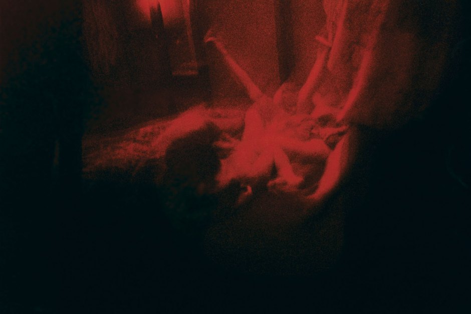 1998-2001From the series "Forbidden City".Swinging club scene between Paris and New York.1998-2001Issue de la sÈrie "Forbidden City".ScËne dans un club Èchangiste entre Paris et New York.Jean-Christian Bourcart / Agence VU