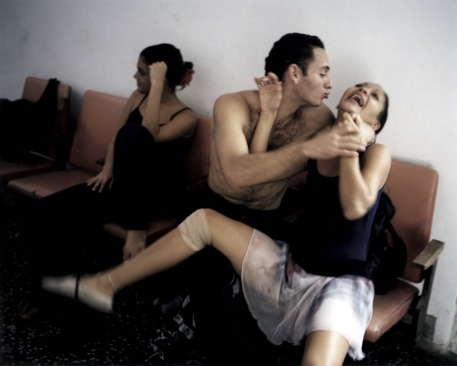 Cuba, Havana, February 2002Backstage atmosphere, ballet of the national TVCuba, La Havane, FÈvrier 2002Ambiance "backstage", ballet de la tÈlÈvision nationale.© Bertrand Desprez / Agence VU