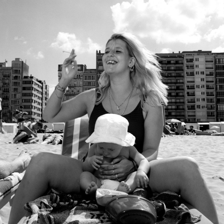 Belgium, Blankenberg, 2004Belgium people's holidays.The mother and her child.Belgique, Blankenberg, 2004Les vacances des Belges.La mËre et l'enfant.© Franck Ferville / Agence VU