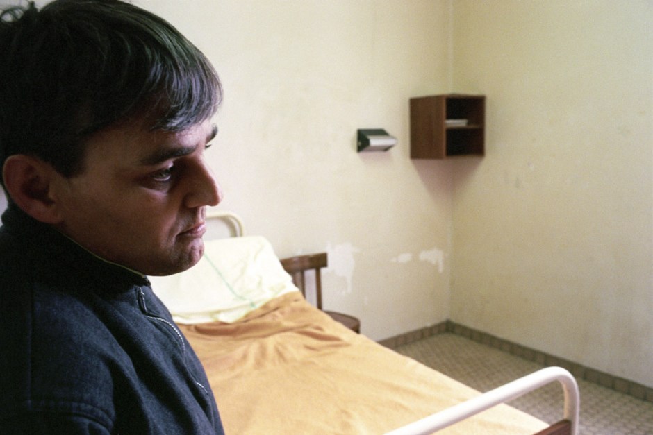 France, Seine-saint-Denis, Neuilly-sur-Marne, 1999 - Ville-Evrard Psychiatric Hospital. A patient in his bedroom.
