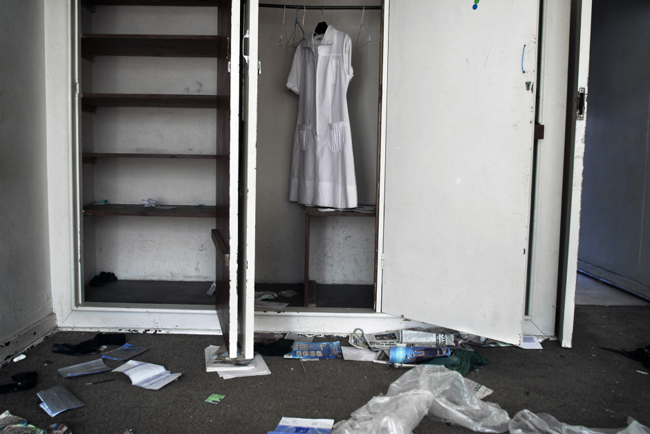 South Africa, Johannesburg, 2004.
Portrait of the city centre and its new inhabitants. Noverna nurse.

Afrique du Sud, Johannesbourg, 2004
Portrait du centre ville  et de ses habitants. InfirmiËre ‡ Noverna.

© Guy Tillim /Agence VU