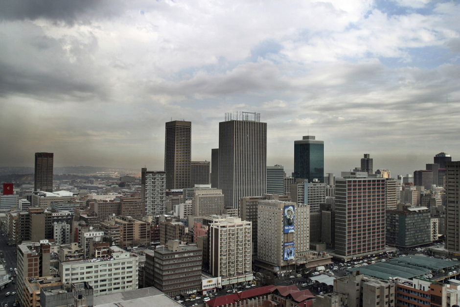 South Africa, Johannesburg, 2004.
Portrait of the city centre and its new inhabitants. South of the city.

Afrique du Sud, Johannesbourg, 2004
Portrait du centre ville  et de ses habitants. Au sud de la ville.

© Guy Tillim /Agence VU