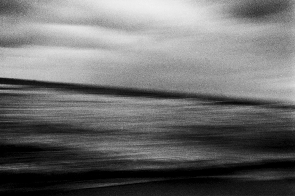 Argentina, Villa Gesell, 2005Villa Gesell is a kind of epilogue. Images were created in 2005, a time in which I was living in a cabin in the beach.Argentine, Villa Gesell, 2005Villa Gesell est une sorte d'Èpilogue. Les images ont ÈtÈ faites en 2005, ‡ une pÈriode o˘ j'habitais dans une cabine de plage.© Adriana Lestido / Agence VU