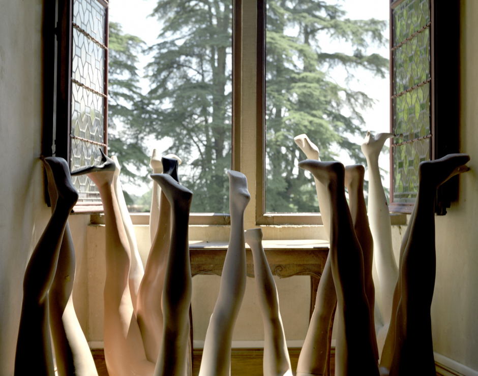 France, Bordeaux region, 2005Unused dummy legs in Ch‚teau de Roquetaillade. So as to liven up the guided tours around the house, plastic dummies are used to depict the Baritault family's ancestors in their period dress.France,  Le Bordelais, 2005Des jambes de mannequins en surplus dans le Ch‚teau de Roquetaillade. Afin d'animer les visites guidÈs dans la maison, des mannequins habillÈs de vÍtements de l'Èpoque servent ‡ reprÈsenter les ancÍtres de la famille Baritault.Rip Hopkins / Agence VU