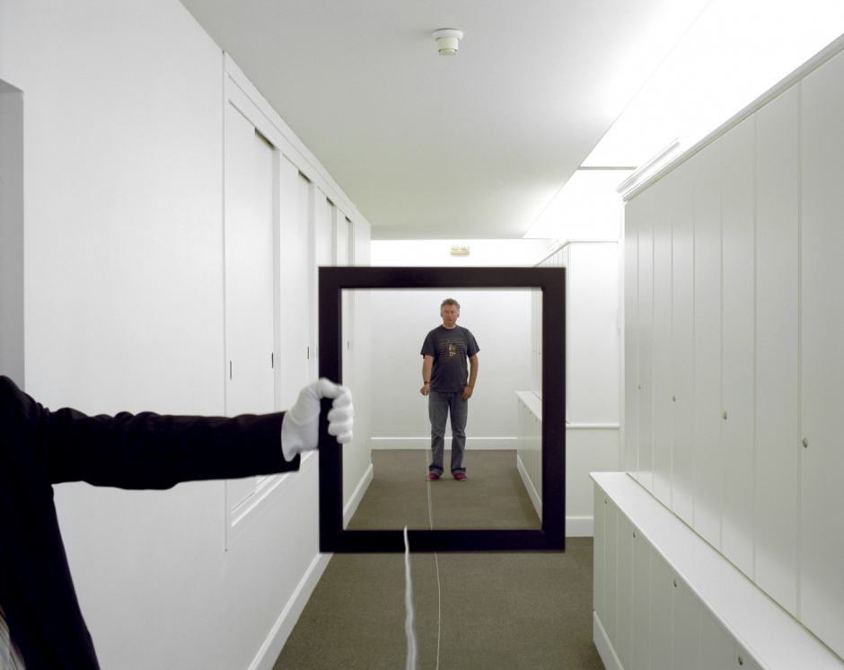 Orsay Museum, 2006Laurent Stanich, matter and framer of graphic works, with the museum since 1983.Favorite work of art : a seascape by Gustave Le GrayMusÈe d'Orsay, 2006Laurent Stanich, monteur et encadreur d'oeuvres graphiques, au musÈe depuis 1983.Oeuvre prÈfÈrÈe : une marine de Gustave Le Gray  © Rip Hopkins / Agence VU