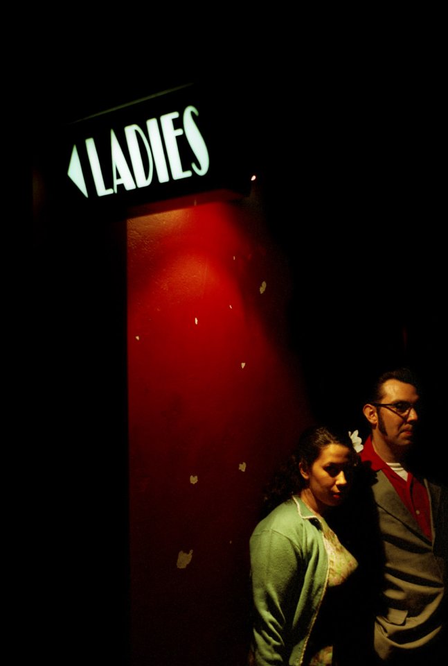 Australia, Sydney, March 2004Waiting for Wanda Jackson.Rebecca and David at Sydney's Bar Broadway in 2004. The pub hosts regular rockabilly events, including Rockabilly Riot nights, with several bands playing. Australie, Sydney, Mars 2004En attendant Wanda Jackson.Rebecca et David au Broadway Bar de Sydney en 2004. Le pub accueille rÈguliËrement des ÈvËnements rockabilly, des nuits d'Èmeutes rockabilly Ègalement, o˘ plusieurs groupes jouent.Steven Siewert / Agence VU