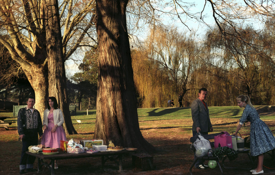 July 2006, Sydney, Australia.Marc, Sue and Daniel,Clare.Marc, Sue, Daniel and Clare under the trees at Centennial Park in 2006.Juillet 2006, Sydney, Australie.Marc, Sue, Daniel, et ClareMarc, Sue, Daniel, et Clare sous les arbres du Centennial Park en 2006.Steven Siewert / Agence VU