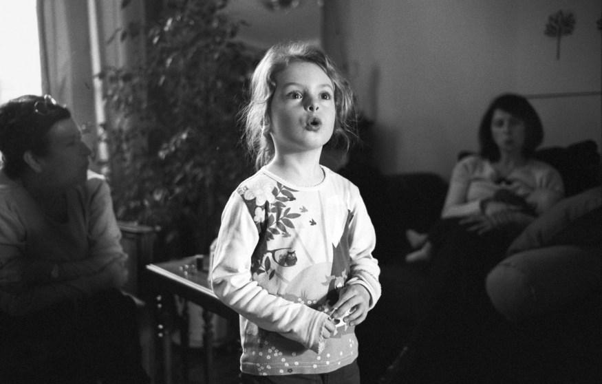 France, Villiers-le-Bel , 2005 - Adèle singing.