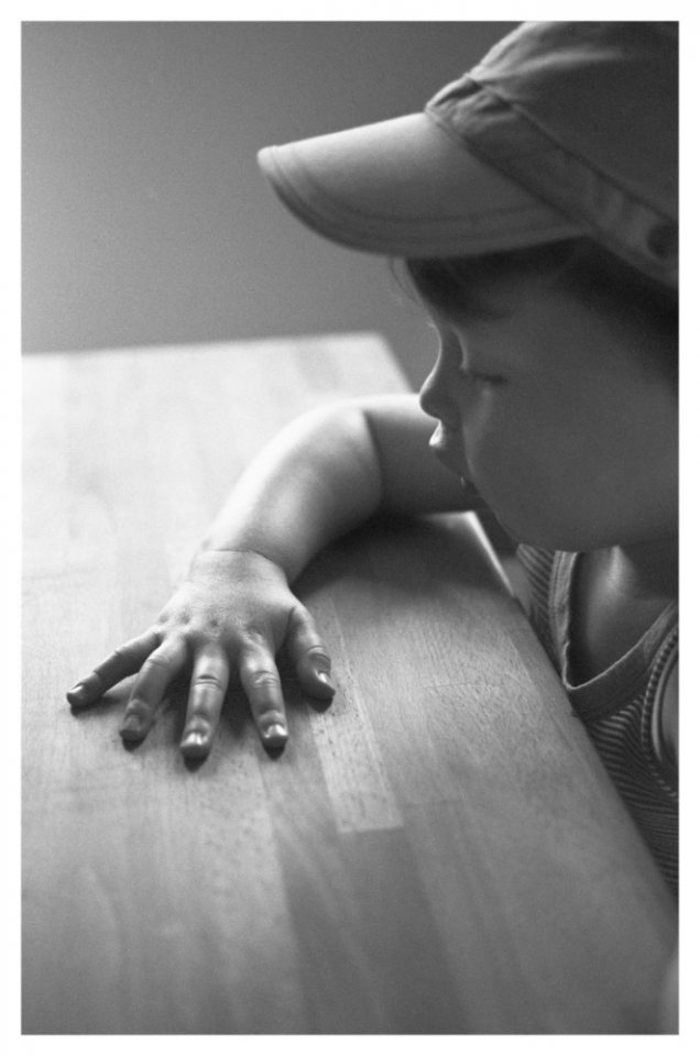 France, Villiers-le-Bel, June 2007 - Simon's hand.