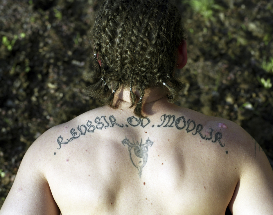 France, Behren lËs Forbach, 2007SÈbastien, 23 years old. His father is German and his mother is Italian. His father was a miner and his mother is a housewife. He just finished a 3 years prison sentence, and still has 3 years to serve in the semi-disciplinary prison of Sarreguemine.France, Behren lËs Forbach, 2007SÈbastien, 23 ans. Son pËre est allemand et sa mËre est italienne. Son pËre Ètait mineur sa mËre est femme au foyer. Il vient de sortir de trois ans de prison et il a encore trois ans ‡ purger dans la maison d'arrÍt semi-disciplinaire de Sarreguemine.  © Rip Hopkins / Agence VU