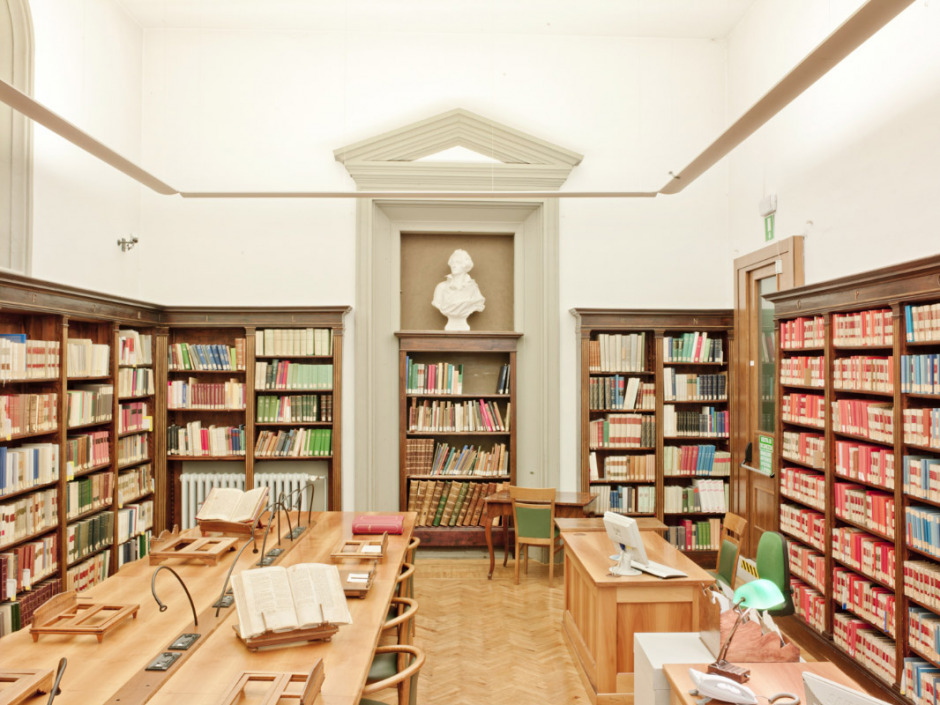 Italy, Florence, December 16th 2010Biblioteca Medicea Laurenziana (Laurentian Library). Study hall.Italie, Florence, 16 décembre 2010Biblioteca Medicea Laurenziana (Bibliothèque Laurentienne). Salle d'étude. Massimo Siragusa / Agence VU