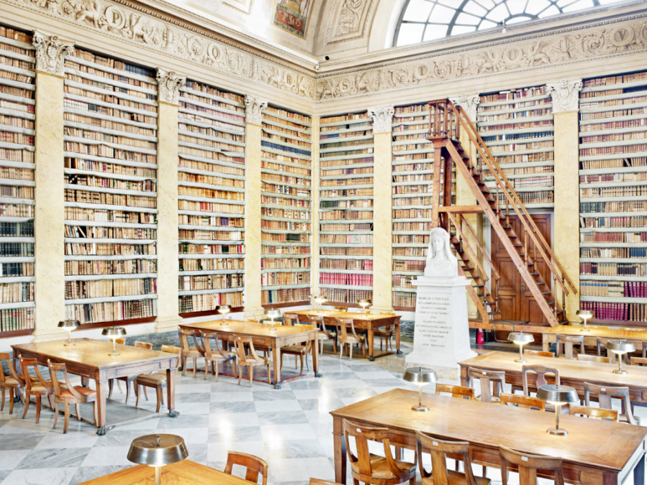 Italy, Parma, January 28th 2011Palatina Library of Parma. Maria Luidia hall, reading room. The library was founded in the second half of the XVIII Century and was born as public library. It hosts almost 1 million books.Italie, Parme, 28 janvier 2011Bibliothèque Palatine de Parme. La salle Maria Luidia, salle de lecture. La bibliothèque a été fondée dans la seconde moitié du XVIIIe siècle et fut conçue comme bibliothèque publique. Elle héberge près d'un million de livres.Massimo Siragusa / Agence VU
