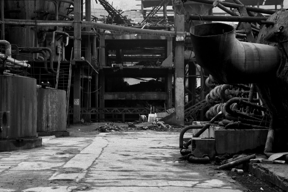 China, Chuang xin dian, Shifang, Sichuan, July 2008.
Hong Da chemical Plant.
Urban landscape, after the earthquake.

Chine, Chuang xin dian, Shifang, Sichuan, juillet 2008.
Usine chimique de Hong Da.
Paysage urbain aprËs le tremblement de terre.

© Aniu / Agence VU
