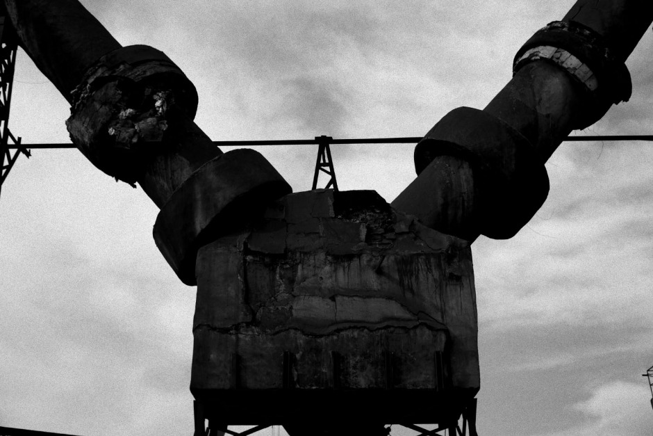 China, Zun dao, Mian zhu, Sichuan, July 2008.
LONG MANG chemical plant.
Urban landscape, after the earthquake.

Chine, Zun dao, Mian zhu, Sichuan, juillet 2008.
Usine chimique de Long Man.
Paysage urbain aprËs le tremblement de terre.


© Aniu / Agence VU