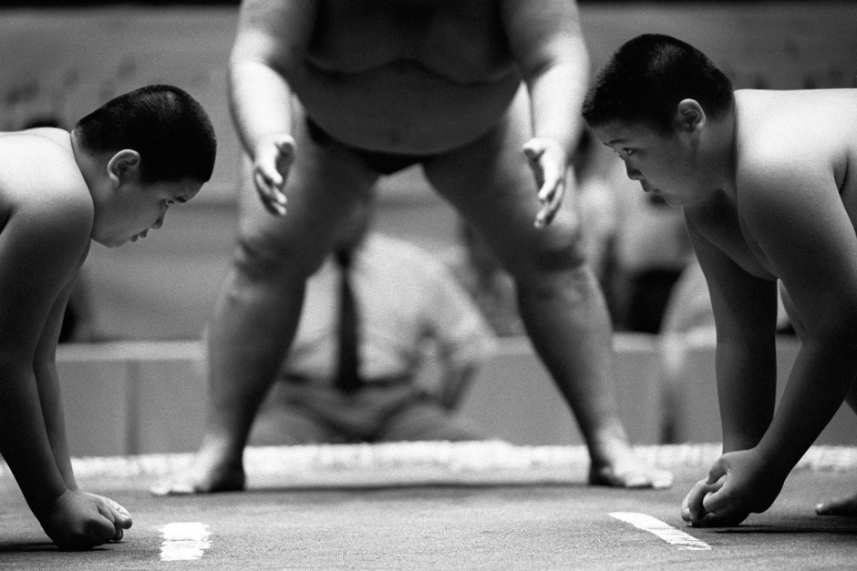 Japan, Tokyo, 03 August 2008
Young sumos preparing for a bout in the Ryogoku Kokugikan Arena (National Sumo Wrestling Hall) during a junior Sumo Tournament.

Japon, Tokyo, 03 Ao˚t 2008
Les jeunes Sumos se prÈparent pour un combat au Ryogoku Kokugikan Arena (Le Hall National de Lutte Sumo), pendant un tournoi de Sumo Junior.


Steven Siewert / Agence VU