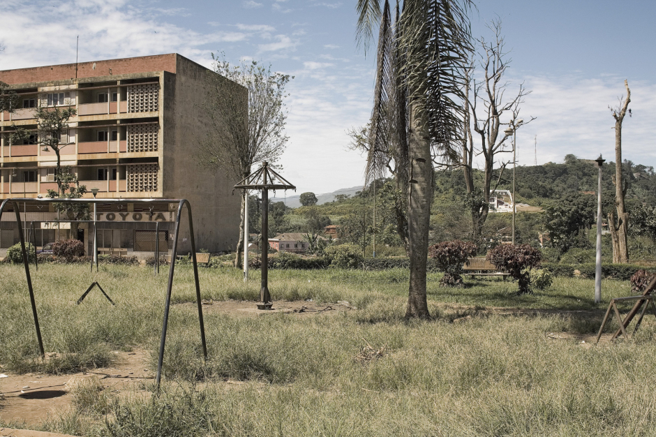 Angola, Gabela, 2008Park in the  center of town.Angola, Gabela, 2008Parc dans le centre ville.© Guy Tillim / Agence VU