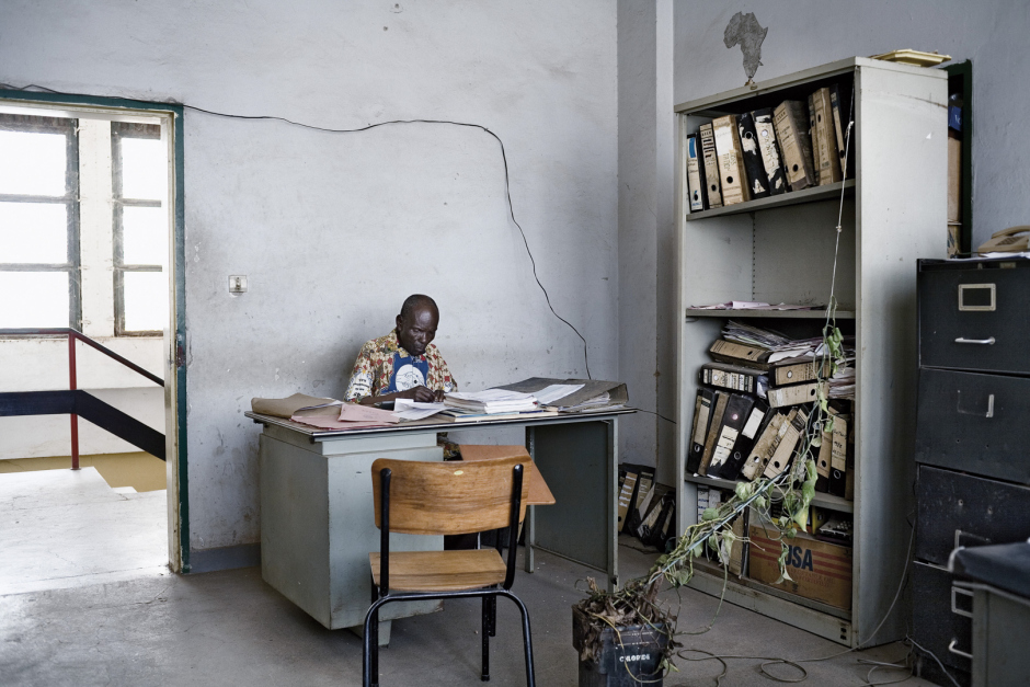 Democratic Republic of Congo, Lubumbashi, 2007City hall office.Democratic Republic of Congo, Lubumbashi, 2007Bureau de la mairie.© Guy Tillim / Agence VU