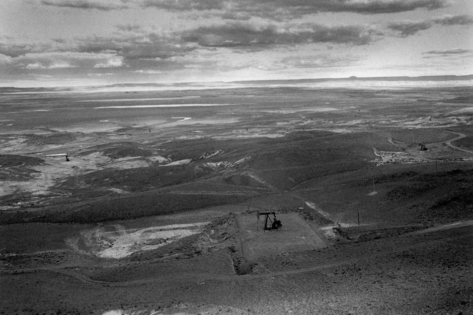 Asentamiento petrolÌfero. Los Perales. Las Heras, Santa CruzOil settlement. Los Perales, Las Heras, Santa Cruz.Champ pÈtrolifËre. Los Perales, Las Heras, Santa Cruz.© Adriana Lestido / Agence Vu