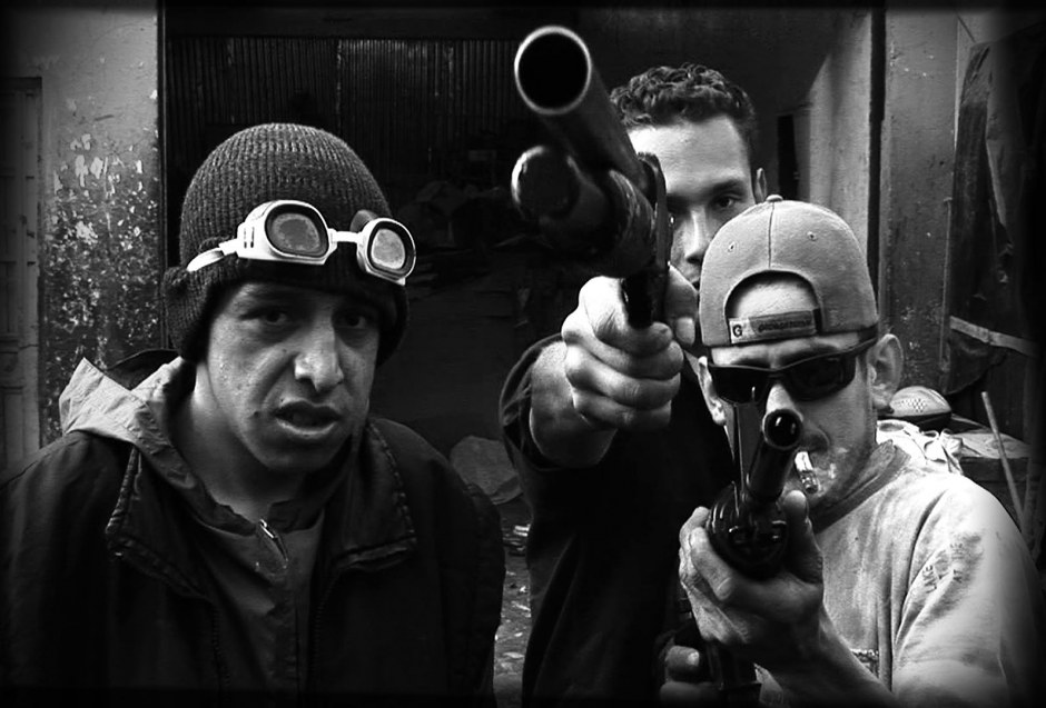 Colombia, Bogota, 2002 - 2009"Calle del Cartucho".Soldiers.A grou pof armed soldiers.Colombie, Bogota, 2002 - 2009"Calle del Cartucho".Soldats.Un groupe de soldats en armes. Stanislas Guigui / Agence VU