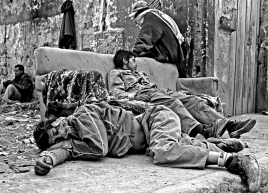 Colombia, Bogota, 2002 - 2009"Calle del Cartucho".Napping on the floor.Two young thiefs are resting after a long night of work and basuco (Colombian crack).Colombie, Bogota, 2002 - 2009"Calle del Cartucho".Sieste sur le sol.Deux jeunes voleurs se reposent aprËs une longue nuit de labeur et de basuco (crack colombien).Stanislas Guigui / Agence VU