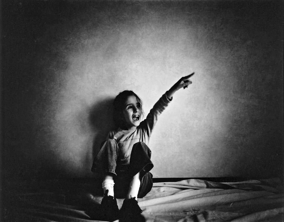 Italy, Siena, 2006Pianissimo.The perception of the self and of things around is for blind people very physical. In the process of recognition sight doesn?t participate and the other senses re-born. Hands are eyes. Surfaces, odours, sounds, are colours. Italie, Sienne, 2006Pianissimo.La perception de ce qui nous entoure est, pour les aveugles, une sensation trËs physique. Dans le processus de reconnaissance, la vue ne participe pas de la renaissance des autres sens. Les mains, elles, peuvent devenir des yeux. Les surfaces, les sons et les odeurs sont des couleurs.Martina Bacigalupo / Agence VU