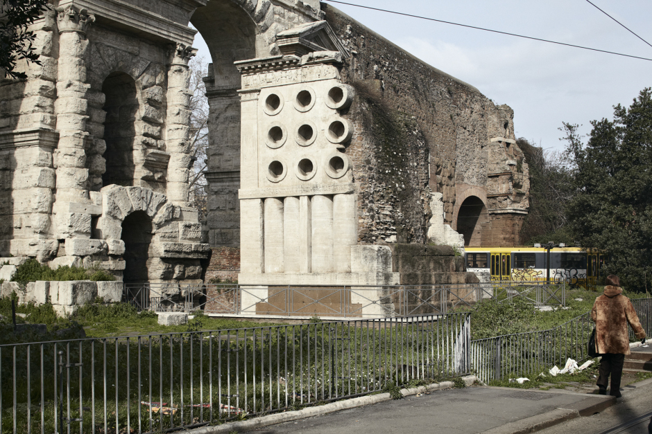 Italy, Rome, 16 February 2009Porta Maggiore.Italie, Rome, 16 fÈvrier 2009Porta Maggiore.Guy Tillim / Agence VU