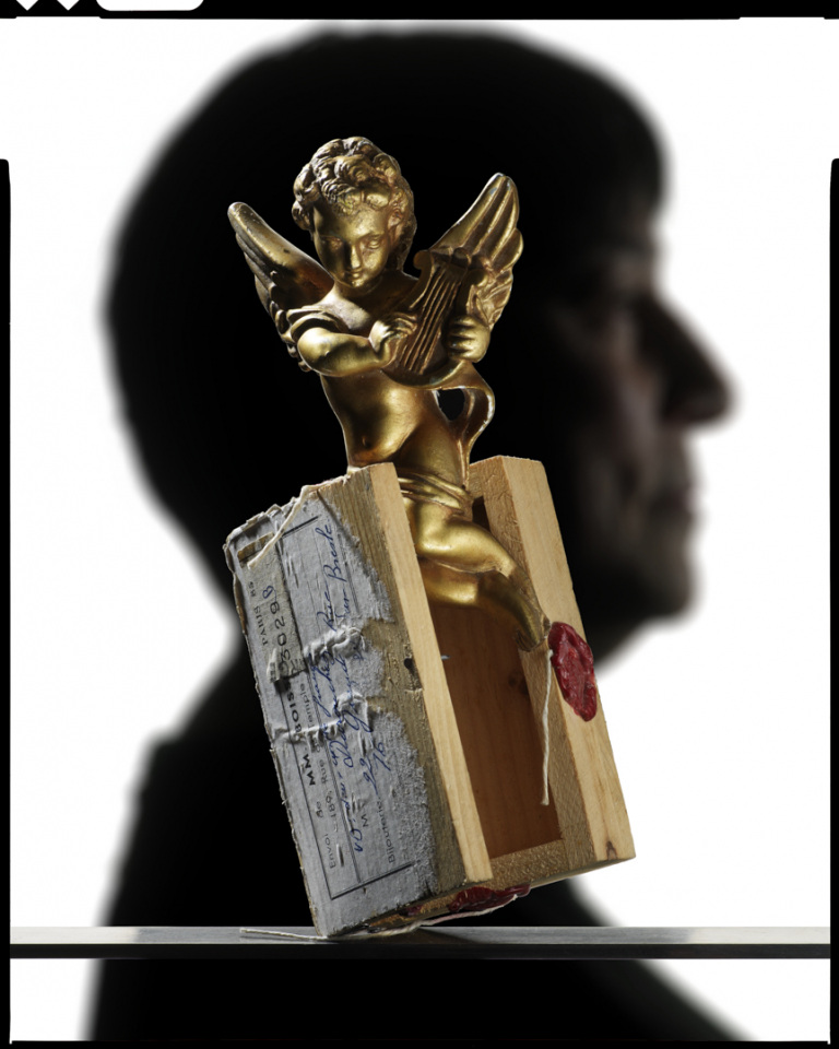 Cupid is back  Cupidon frappe ‡ la porte© Quentin Bertoux / Agence VU
