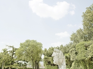 Italy, Tuscany, Florence, 08 June 2010Boboli's Gardens. Il Volto (The Face) is a sculpture of Igor Mitoraj a Polish sculptor. It represents the face of Tindaro (Tyndareus) a figure of Greek mythology. Tyndareus was a Spartan king.Italie, Toscane, Florence, 08 juin 2010Jardin de Boboli. Il Volto (Le Visage) est une sculpture d'Igor Mitoraj, un sculpteur polonais. Il reprÈsente le visage de Tindaro (Tyndareus), figure de la mythologie grecque. Tyndareus Ètait un roi spartiate.Massimo Siragusa / Agence VU