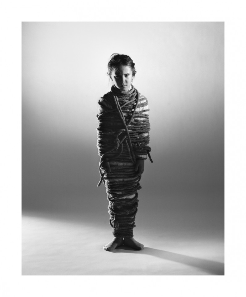 France, 2010Story of the litthe girl who...had been wound up.France, 2010Histoire de la petite fille qui...avait les nerfs en pelote.Quentin Bertoux / Agence VU