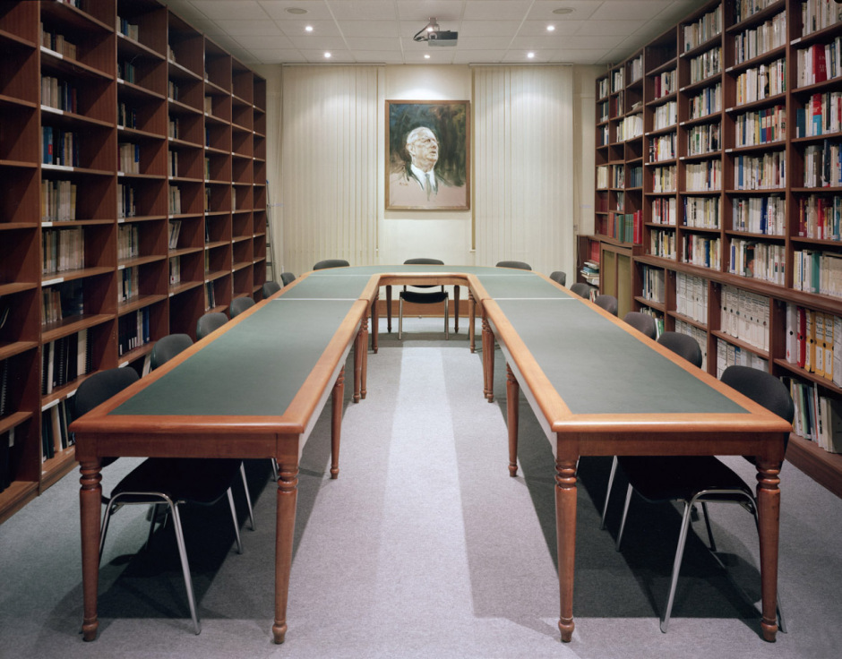 France, Paris, 16 December 2009 - The room where the RPF's Conseils de Direction meetings were held each wednesday morning. Today it serves as the foundation's library.